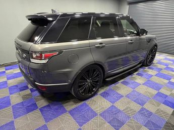 LAND ROVER RANGE ROVER SPORT 3.0 SD V6 HSE SUV 5dr Diesel Auto 4WD Euro 6 (s/s) (306 ps)