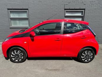 TOYOTA AYGO 1.0 VVT-i x-play Hatchback 5dr Petrol x-shift Euro 6 (68 ps)