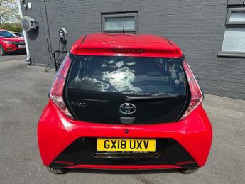 TOYOTA AYGO 1.0 VVT-i x-play Hatchback 5dr Petrol x-shift Euro 6 (68 ps)