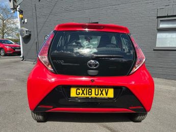 TOYOTA AYGO 1.0 VVT-i x-play Hatchback 5dr Petrol x-shift Euro 6 (68 ps)