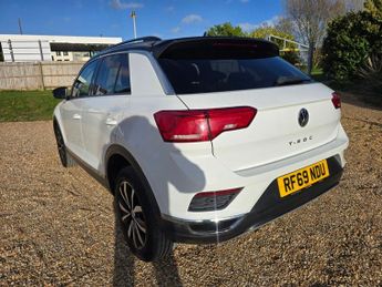 VOLKSWAGEN T-ROC 1.5 TSI GPF EVO Design SUV 5dr Petrol DSG Euro 6 (s/s) (150 ps)