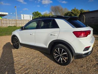 VOLKSWAGEN T-ROC 1.5 TSI GPF EVO Design SUV 5dr Petrol DSG Euro 6 (s/s) (150 ps)