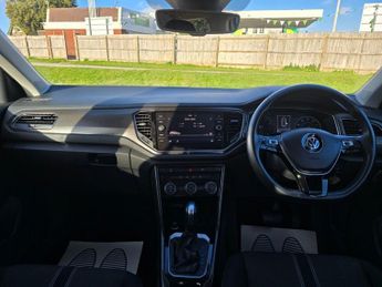 VOLKSWAGEN T-ROC 1.5 TSI GPF EVO Design SUV 5dr Petrol DSG Euro 6 (s/s) (150 ps)