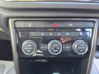 VOLKSWAGEN T-ROC 1.5 TSI GPF EVO Design SUV 5dr Petrol DSG Euro 6 (s/s) (150 ps)