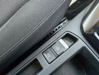 VOLKSWAGEN T-ROC 1.5 TSI GPF EVO Design SUV 5dr Petrol DSG Euro 6 (s/s) (150 ps)