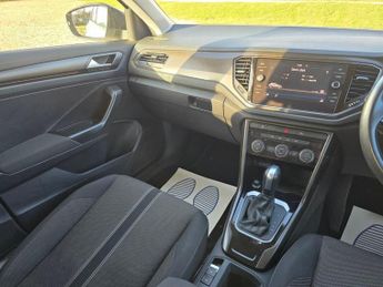 VOLKSWAGEN T-ROC 1.5 TSI GPF EVO Design SUV 5dr Petrol DSG Euro 6 (s/s) (150 ps)