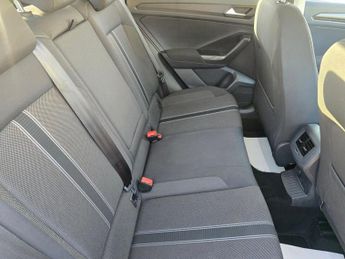 VOLKSWAGEN T-ROC 1.5 TSI GPF EVO Design SUV 5dr Petrol DSG Euro 6 (s/s) (150 ps)