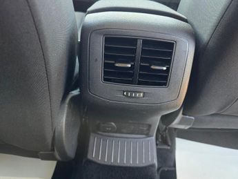 VOLKSWAGEN T-ROC 1.5 TSI GPF EVO Design SUV 5dr Petrol DSG Euro 6 (s/s) (150 ps)