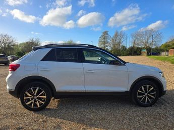 VOLKSWAGEN T-ROC 1.5 TSI GPF EVO Design SUV 5dr Petrol DSG Euro 6 (s/s) (150 ps)