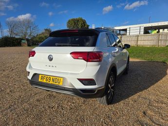 VOLKSWAGEN T-ROC 1.5 TSI GPF EVO Design SUV 5dr Petrol DSG Euro 6 (s/s) (150 ps)