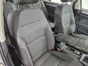 VOLKSWAGEN GOLF 1.6 TDI BlueMotion Tech SE Estate 5dr Diesel Manual Euro 6 (s/s)