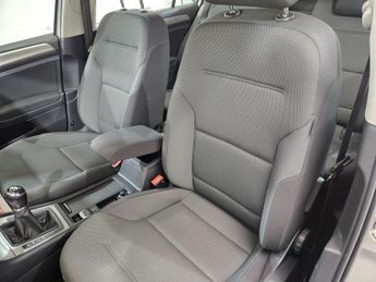 VOLKSWAGEN GOLF 1.6 TDI BlueMotion Tech SE Estate 5dr Diesel Manual Euro 6 (s/s)