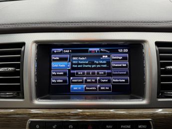 JAGUAR XF 2.2d Premium Luxury Saloon 4dr Diesel Auto Euro 5 (s/s) (190 ps)