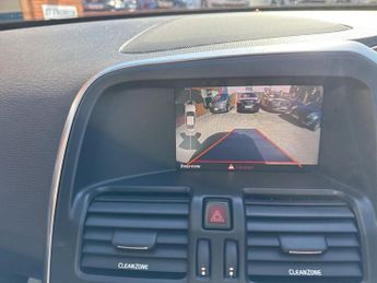 VOLVO XC60 2.4 D5 SE Lux Nav SUV 5dr Diesel Auto AWD Euro 6 (s/s) (220 ps)