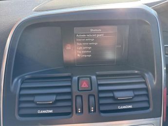 VOLVO XC60 2.4 D5 SE Lux Nav SUV 5dr Diesel Auto AWD Euro 6 (s/s) (220 ps)