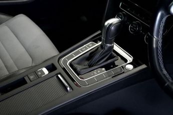 VOLKSWAGEN PASSAT 2.0 TDI R-Line Estate 5dr Diesel DSG Euro 6 (s/s) (150 ps)