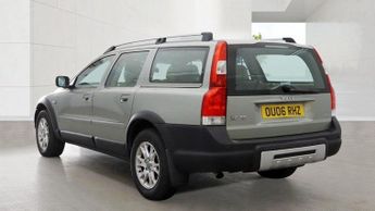 VOLVO XC70 2.4 D5 SE Lux Estate 5dr Diesel Geartronic AWD (224 g/km, 182 bh