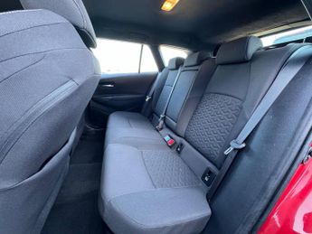 TOYOTA COROLLA 1.8 VVT-h Icon Touring Sports CVT Euro 6 (s/s) 5dr