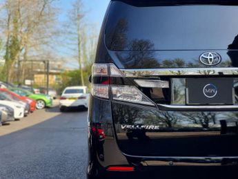TOYOTA VELLFIRE 2.4 AUTO