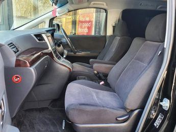 TOYOTA VELLFIRE 2.4 AUTO