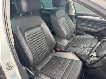 VOLKSWAGEN PASSAT 2.0 TDI EVO SEL Estate 5dr Auto 