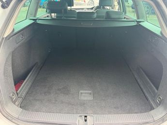 VOLKSWAGEN PASSAT 2.0 TDI EVO SEL Estate 5dr Auto 