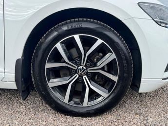 VOLKSWAGEN PASSAT 2.0 TDI EVO SEL Estate 5dr Auto 