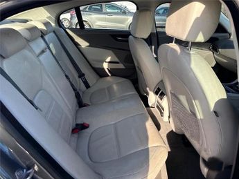 JAGUAR XE 2.0i Prestige Saloon 4dr Petrol Auto Euro 6 (s/s) (200 ps)