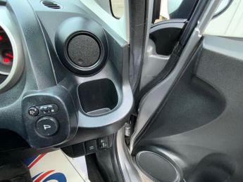 HONDA JAZZ 1.4 i-VTEC ES Hatchback 5dr Petrol Manual Euro 4 (100 ps)