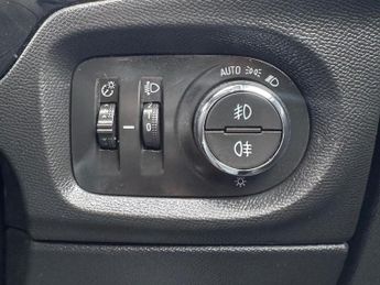 VAUXHALL Corsa Electric 50kWh SRi Premium Hatchback 5dr Electric Auto (136 ps)