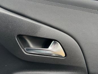 VAUXHALL Corsa Electric 50kWh SRi Premium Hatchback 5dr Electric Auto (136 ps)