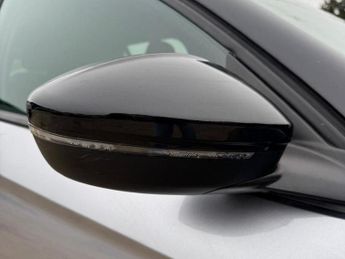 VAUXHALL Corsa Electric 50kWh SRi Premium Hatchback 5dr Electric Auto (136 ps)