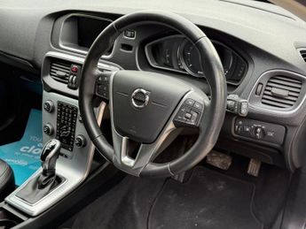 VOLVO V40 2.0 D3 Inscription Hatchback 5dr Auto 