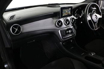 MERCEDES-BENZ 180 2.1 GLA220d AMG Line (Premium Plus) SUV 5dr Diesel 7G-DCT 4MATIC