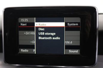 MERCEDES-BENZ 180 2.1 GLA220d AMG Line (Premium Plus) SUV 5dr Diesel 7G-DCT 4MATIC