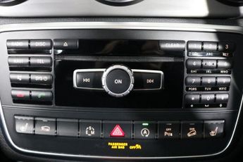 MERCEDES-BENZ 180 2.1 GLA220d AMG Line (Premium Plus) SUV 5dr Diesel 7G-DCT 4MATIC