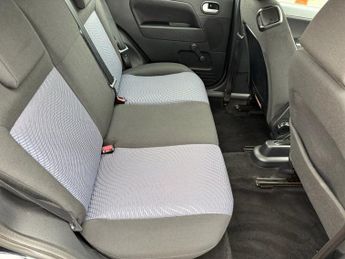 FORD FUSION 1.6 Zetec Climate Hatchback 5dr Petrol Automatic (181 g/km, 99 b
