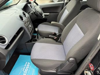 FORD FUSION 1.6 Zetec Climate Hatchback 5dr Petrol Automatic (181 g/km, 99 b