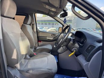 HYUNDAI i800 2.5 CRDi SE Nav MPV 5dr Diesel Auto Euro 6 (170 ps)