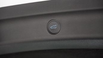 TESLA MODEL Y (Dual Motor) Long Range SUV 5dr Electric Auto 4WDE (384 bhp)