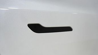 TESLA MODEL Y (Dual Motor) Long Range SUV 5dr Electric Auto 4WDE (384 bhp)