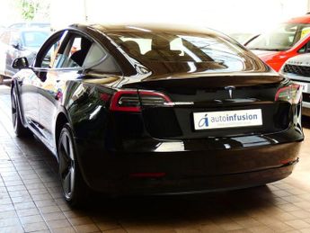 TESLA Model 3 Standard Range Plus Saloon 4dr Electric Auto RWD (241 bhp)