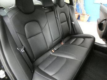 TESLA Model 3 Standard Range Plus Saloon 4dr Electric Auto RWD (241 bhp)