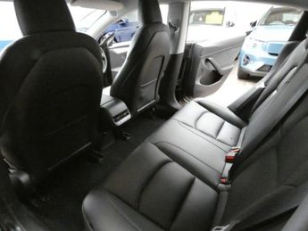 TESLA Model 3 Standard Range Plus Saloon 4dr Electric Auto RWD (241 bhp)
