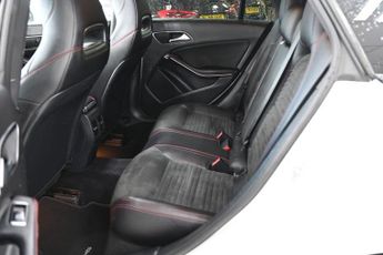 MERCEDES-BENZ CLA 2.1 CLA220d AMG Line Shooting Brake 5dr Diesel 7G-DCT Euro 6 (s/