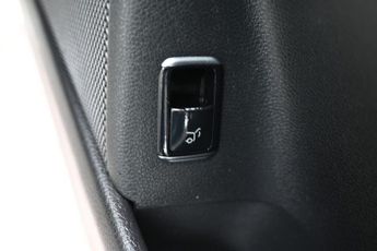 MERCEDES-BENZ CLA 2.1 CLA220d AMG Line Shooting Brake 5dr Diesel 7G-DCT Euro 6 (s/