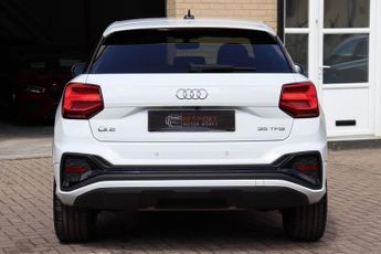 AUDI Q2 1.5 TFSI COD 35 BLACK EDITION 