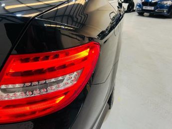 MERCEDES-BENZ C-CLASS 2.1 C250 CDI BlueEfficiency AMG Sport Saloon 4dr Diesel G-Tronic