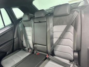 VOLKSWAGEN TIGUAN 2.0 TDI R-Line Tech SUV 5dr Diesel DSG Euro 6 (s/s) (150 ps)