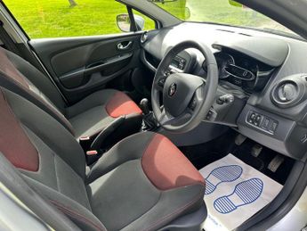 RENAULT CLIO 1.2 16V Expression + Hatchback 5dr Petrol Manual Euro 5 (75 ps)